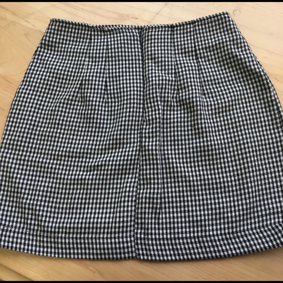 Brandy Melville Olivia Gingham Plaid Mini Skirt - Picture 3 of 4